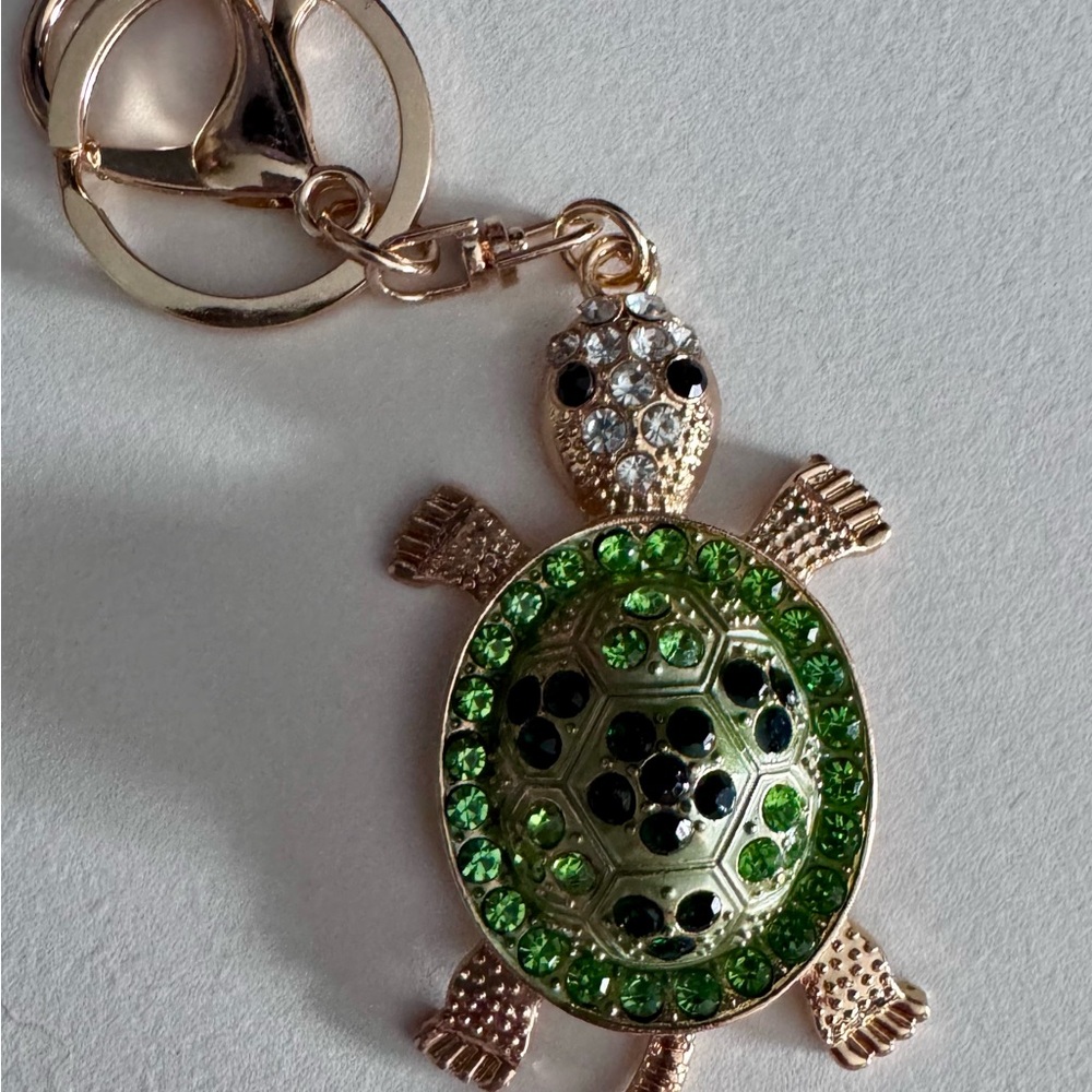 Fashion Jewelry Green and Gold Turtle Key Holder